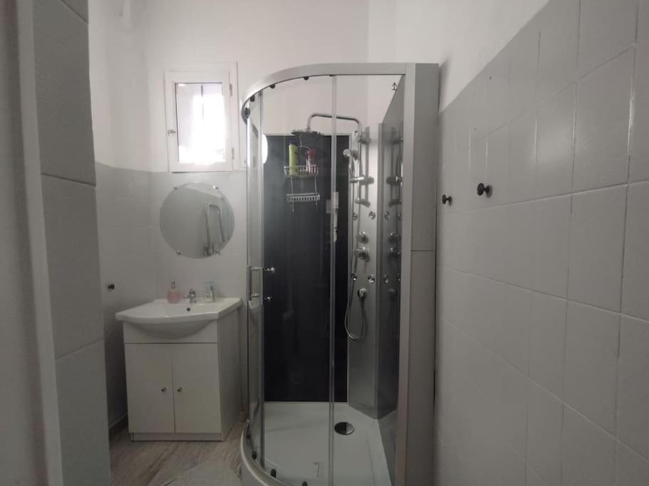 Appartement En Plein Centre. カルパントラ エクステリア 写真