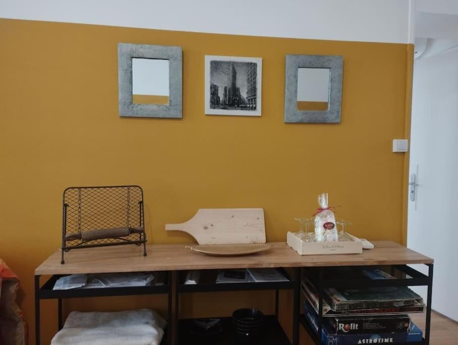 Appartement En Plein Centre. カルパントラ エクステリア 写真