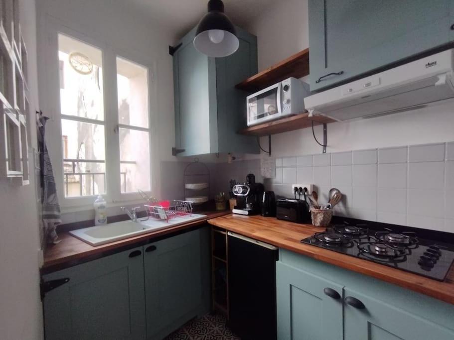 Appartement En Plein Centre. カルパントラ エクステリア 写真